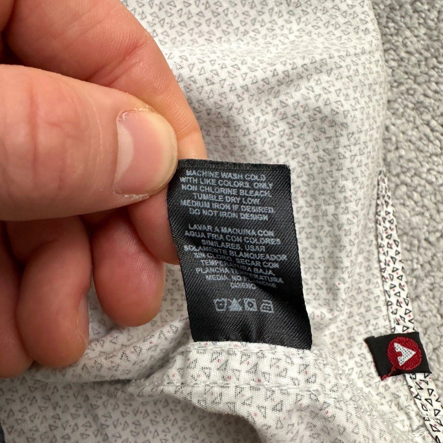 Airwalk AIRWALK Button-Up Shirt Mens Small White Triangle Short Sleeve Casual Knit Cotton Regular Fit Size US S / EU 44-46 / 1 - 7 Thumbnail