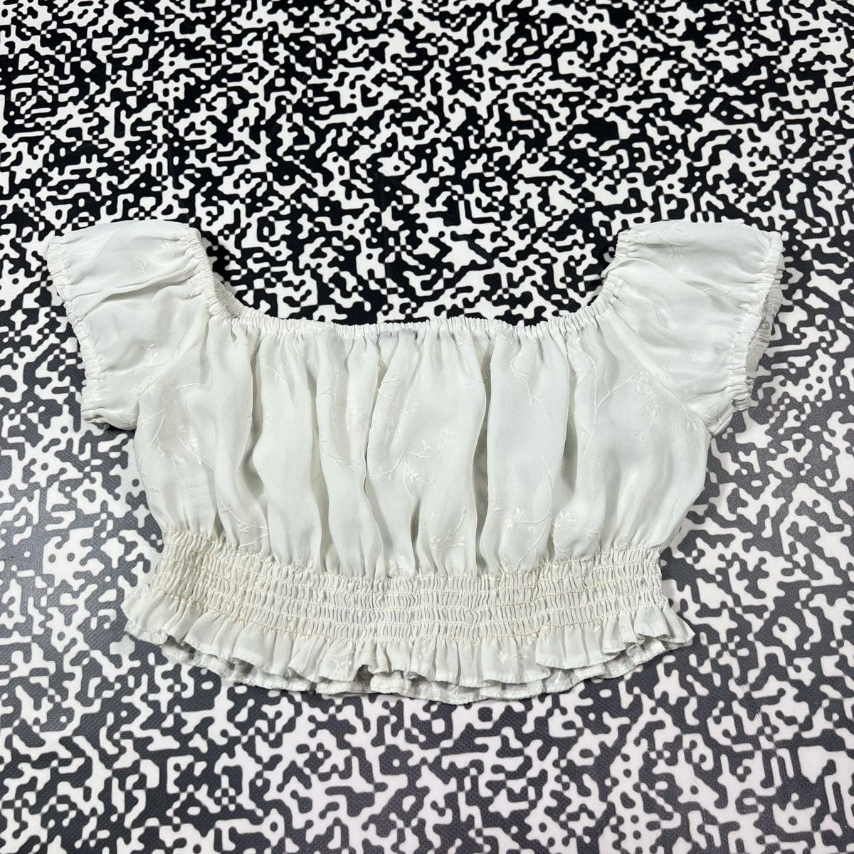 Japanese Brand Vintage Y2K Japanese Floral Flower Print Retro Sexy T-shirt Size L / US 10 / IT 46 - 10 Thumbnail