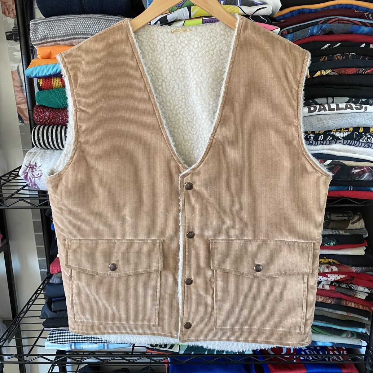 Vintage Vintage Lakeland Sportswear Corduroy Sherpa Vest Western 80s Size US M / EU 48-50 / 2 - 1 Thumbnail