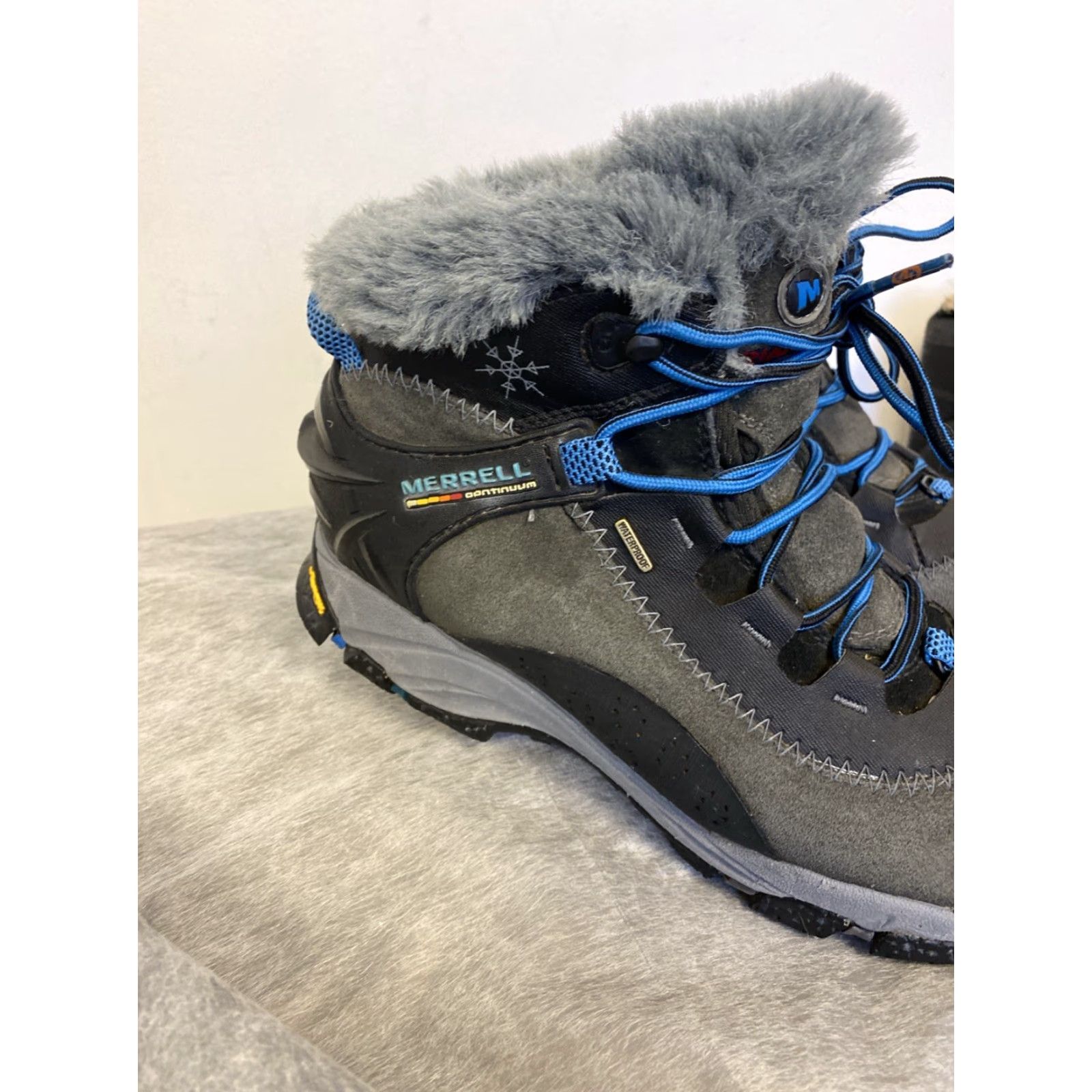 Merrell Merrell Boots Arc 6 Beluga Women’s 7 Gray Suede Waterproof Hiking /0101 Size US 7 / IT 37 - 2 Thumbnail