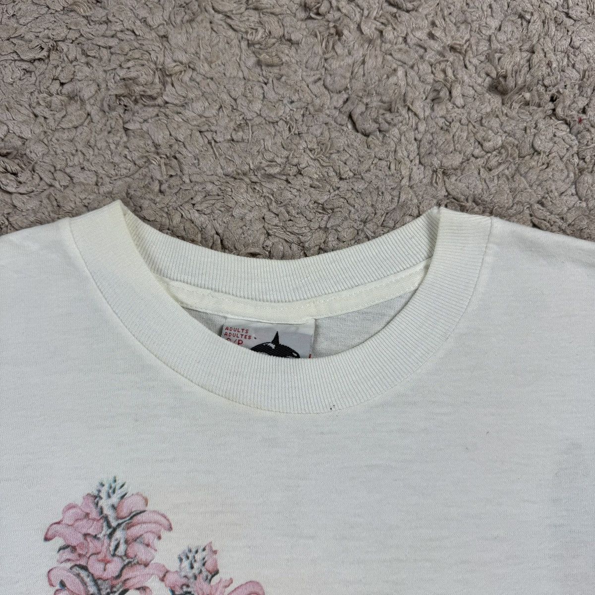 Vintage Vintage 90’s Floral and Butterfly Victoria Canada T-shirt Size US S / EU 44-46 / 1 - 13 Thumbnail