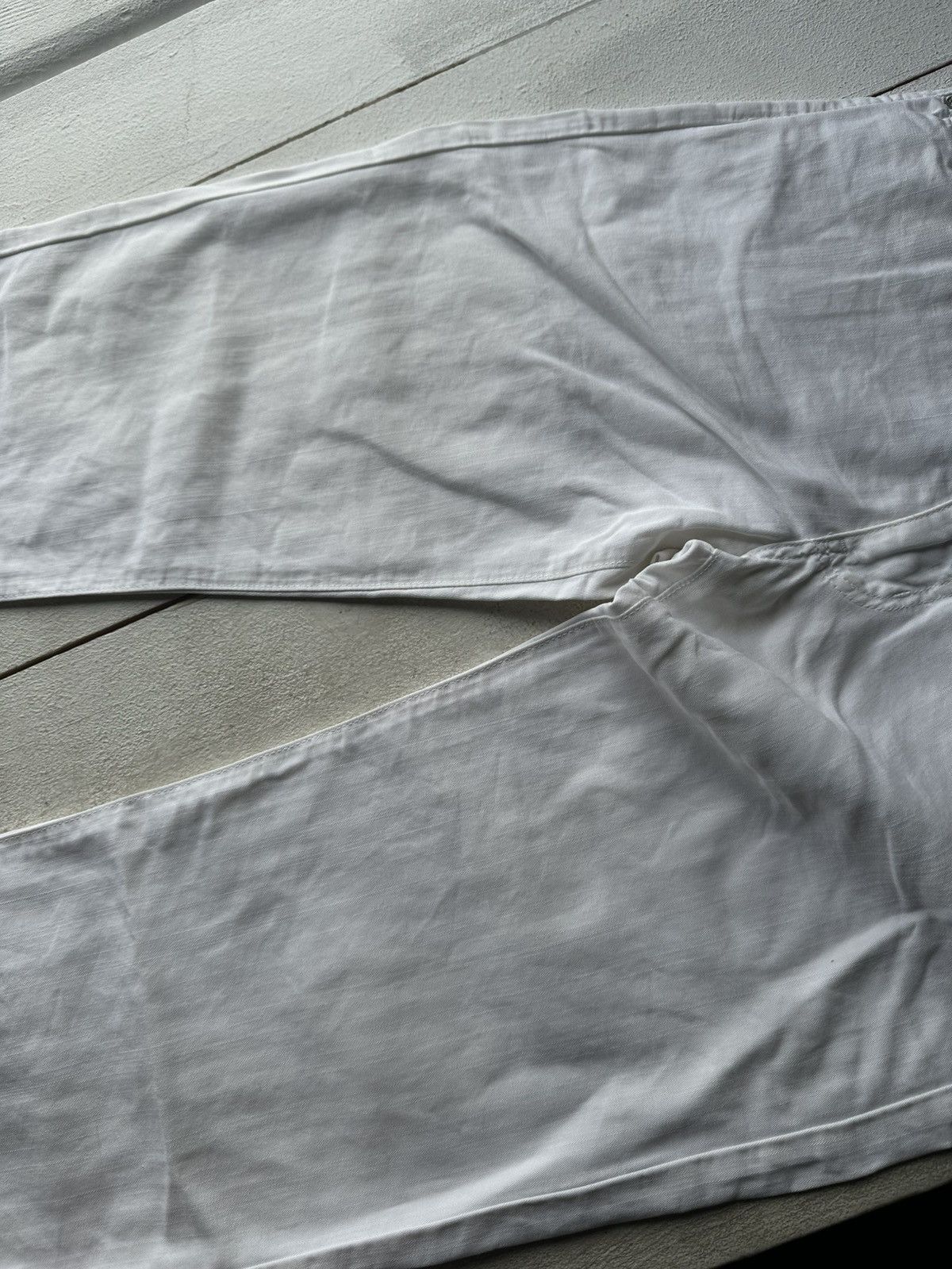 Giorgio Armani VNTG 🚨 BAGGY ARMANI JEANS LUXURY WHITE WITH LOGO PANTS Size US 31 - 3 Thumbnail
