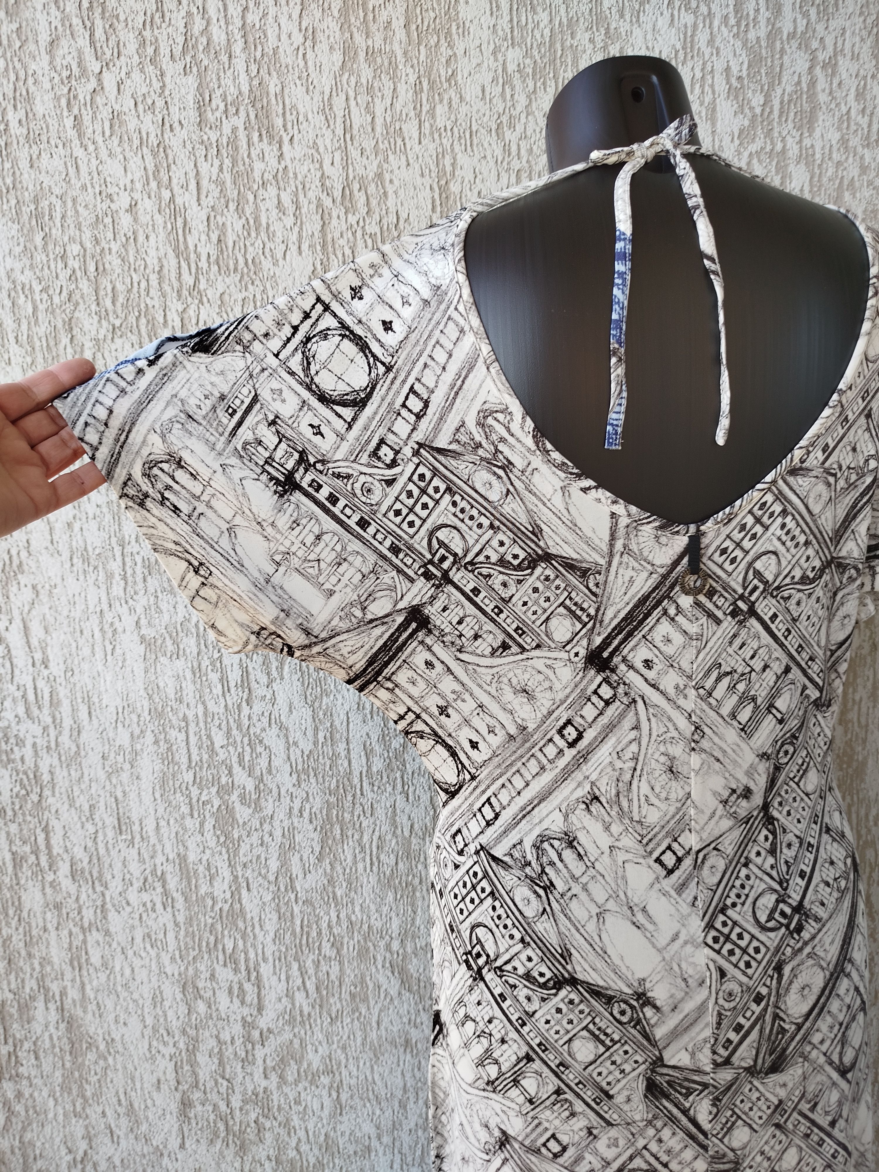 Jean Paul Gaultier Save The Queen Dress Short Sleeve Art Graphic Jersey Size L Size L / US 10 / IT 46 - 10 Thumbnail