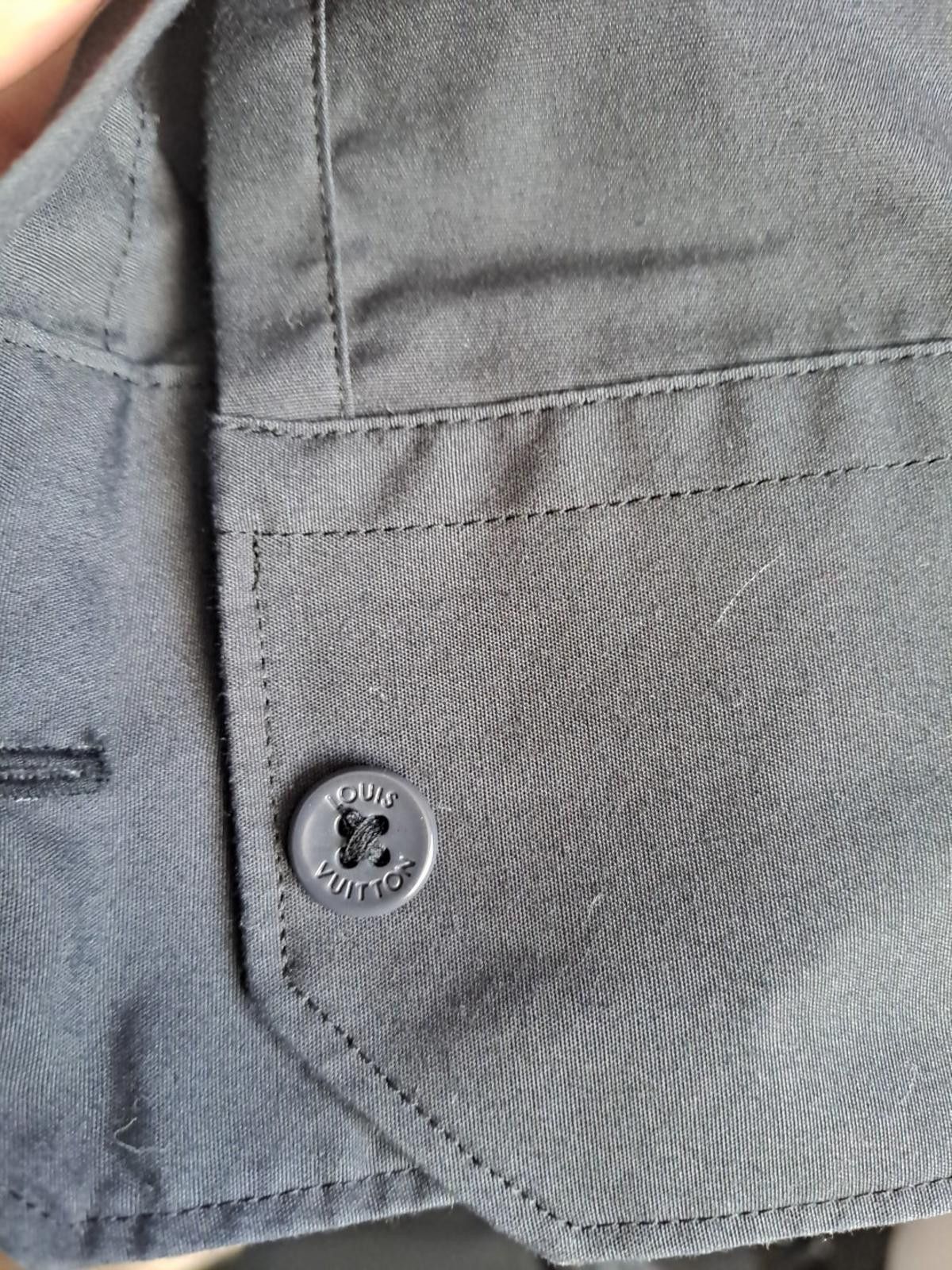 Louis Vuitton Louis Vuitton Uniforms Mens Black Cotton Shirt Size 16.5/43 Size US L / EU 52-54 / 3 - 7 Thumbnail