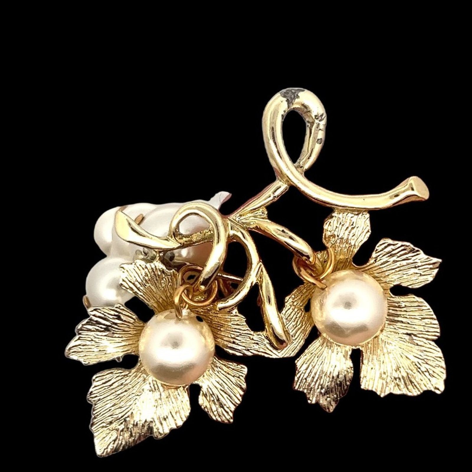 & Other Stories Vintage 1950s Era Dangling Grape Faux Pearl Cluster Brooch Size ONE SIZE - 4 Thumbnail