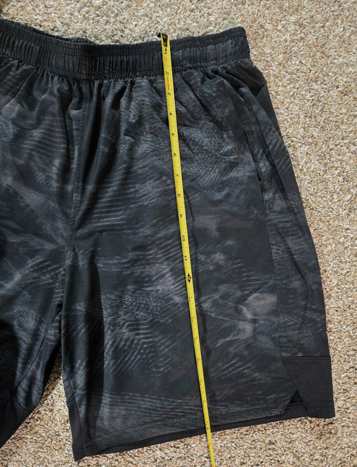Under Armour Black Gray Under Armour Heatgear Loose Basketball Shorts L Size US 34 / EU 50 - 1 Thumbnail