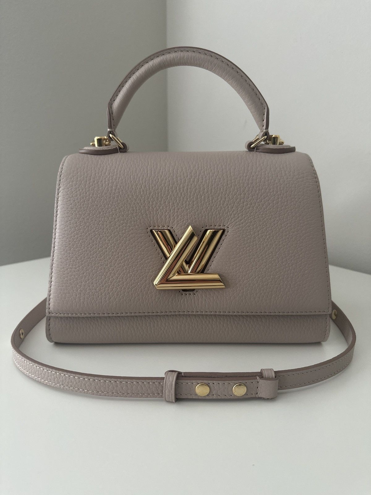 Louis Vuitton Louis Vuitton Twist One Handle PM Size ONE SIZE - 1 Thumbnail