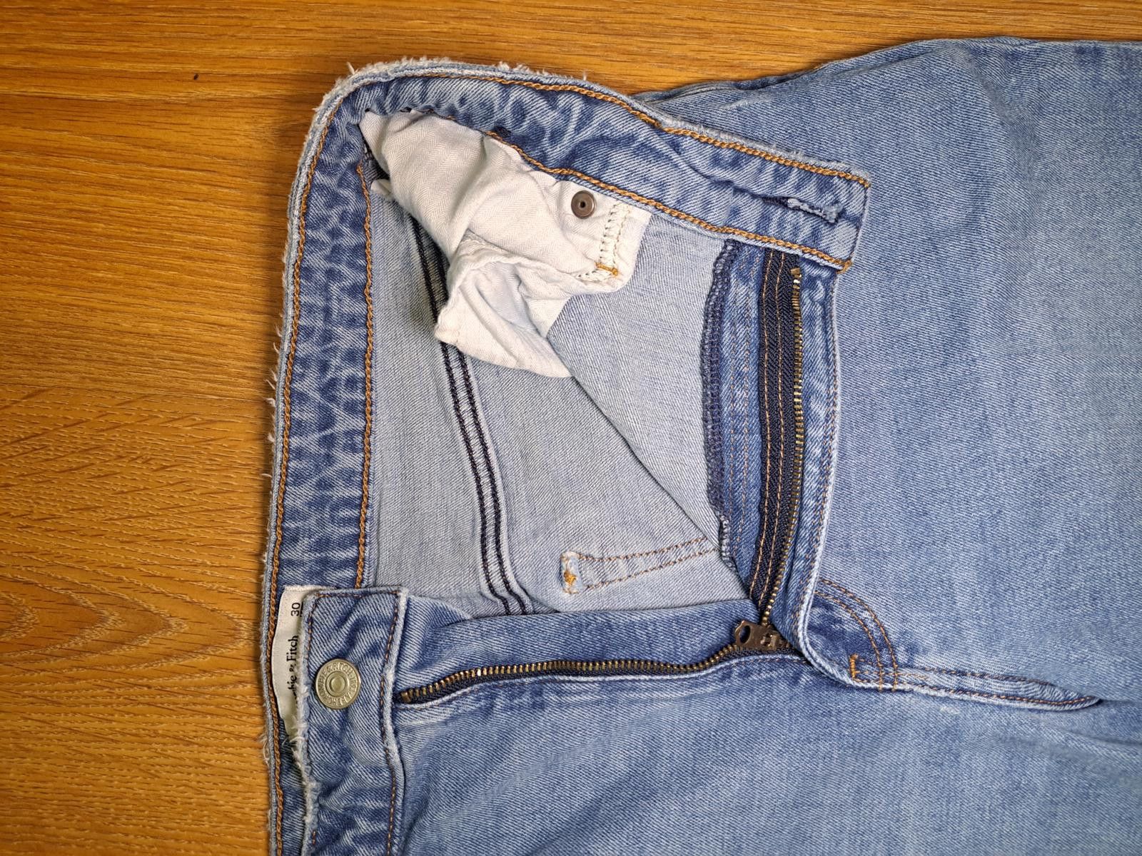 Abercrombie & Fitch DISTRESSED Y2K Abercrombie & Fitch Jeans Womens 10R Blue Size 32" / US 10 / IT 46 - 4 Thumbnail