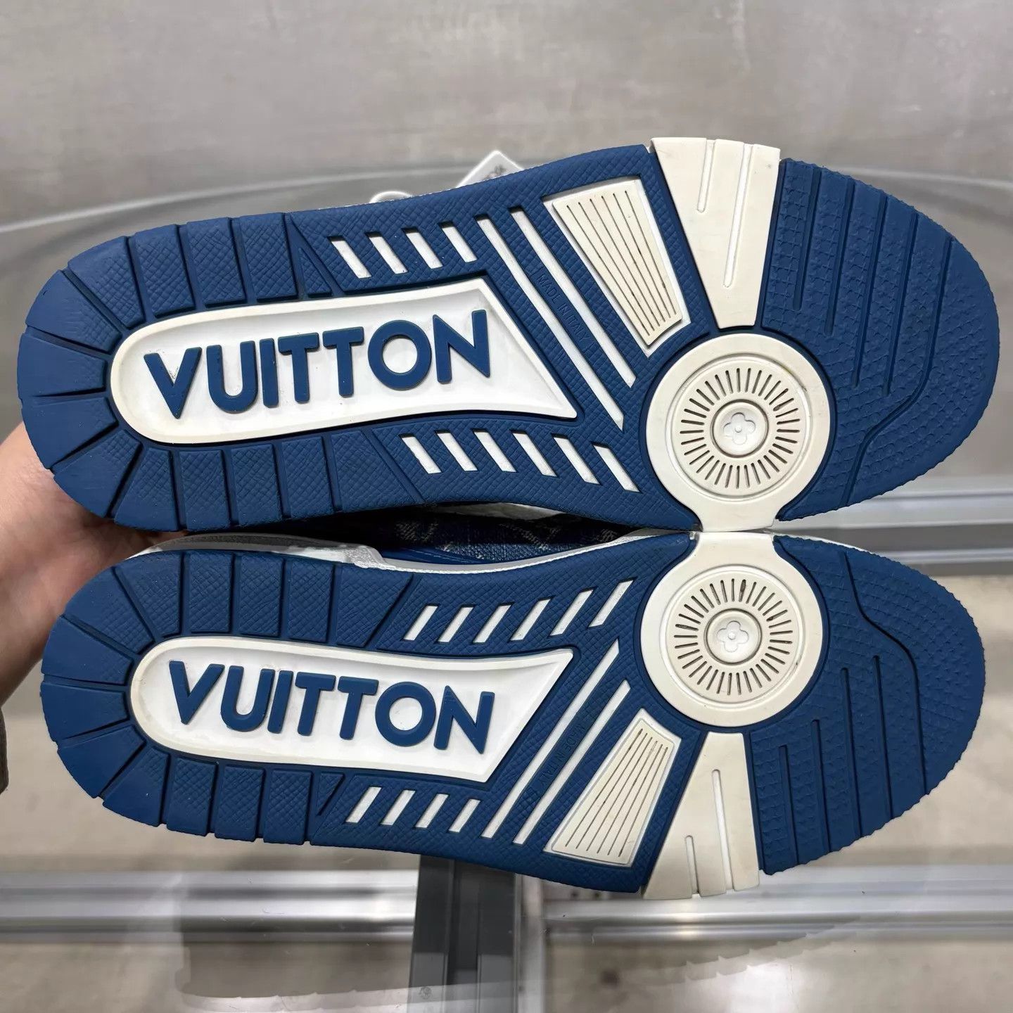 Louis Vuitton LV Trainer White Blue Denim UK2.5/36.5 Size US 6 / IT 36 - 7 Thumbnail