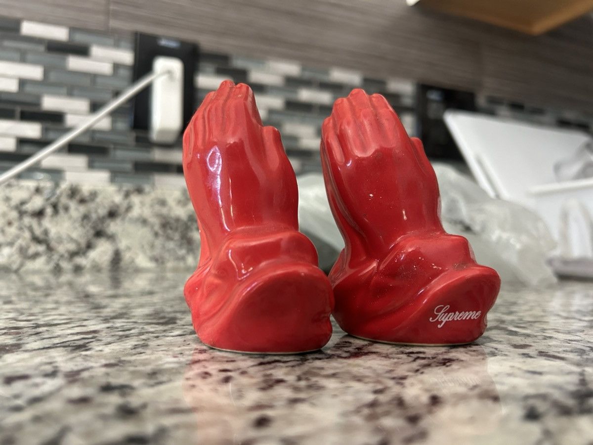 Supreme Supreme s/s 13 prayer hands salt shakers Size ONE SIZE - 1 Thumbnail