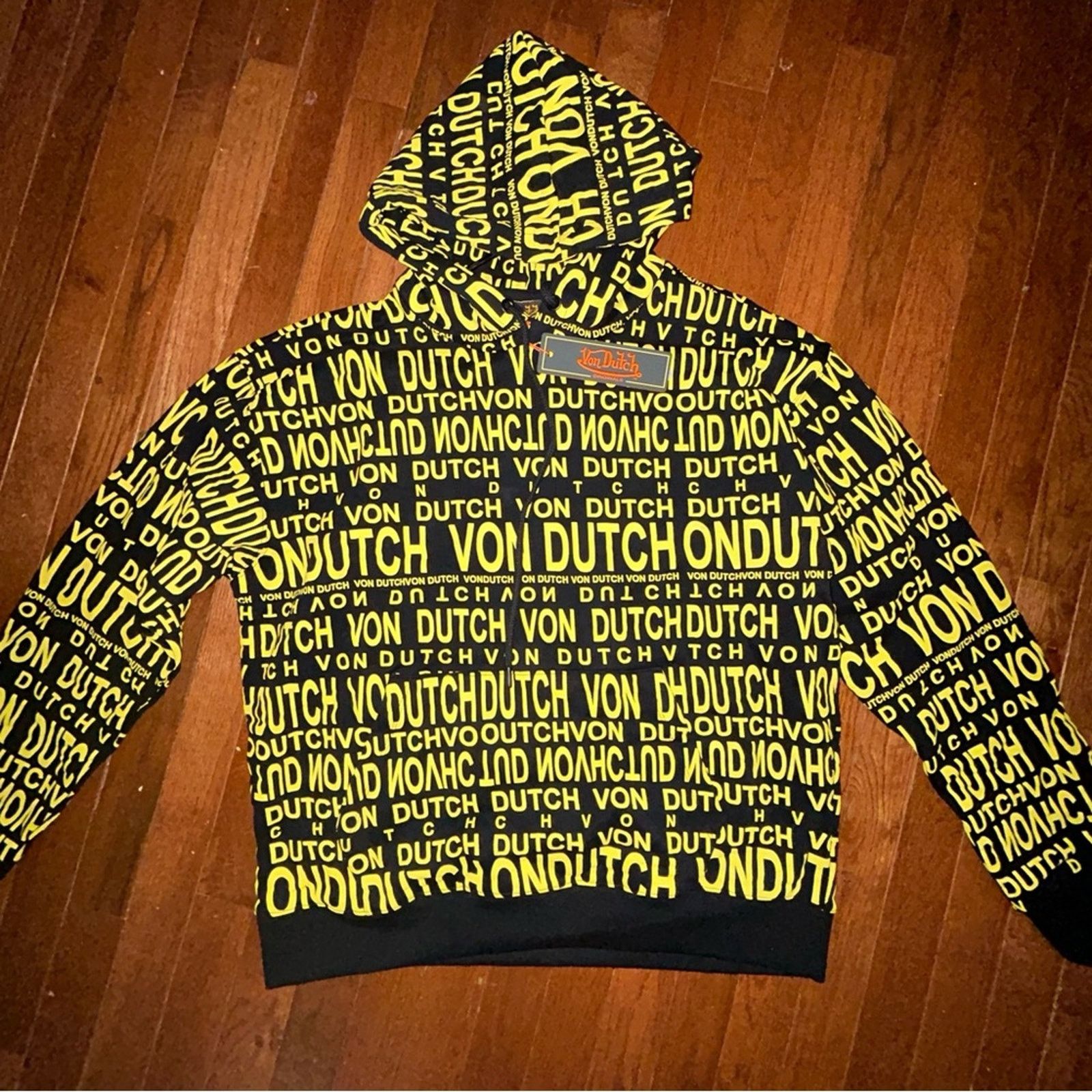 Nwt Von Dutch Hoodie with kangaroo pocket medium