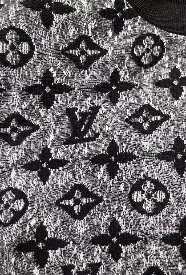 Louis Vuitton Louis Vuitton FW22 Full Logo Crew Neck Short Sleeve T-Shirt Size US S / EU 44-46 / 1 - 3 Thumbnail