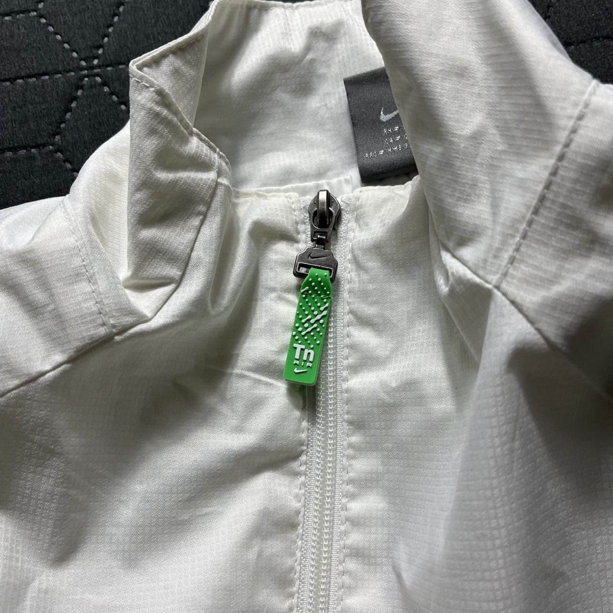 Nike 00swindbreaker nike tn vintage uk streetwear nylon tracksuit Size US S / EU 44-46 / 1 - 8 Thumbnail