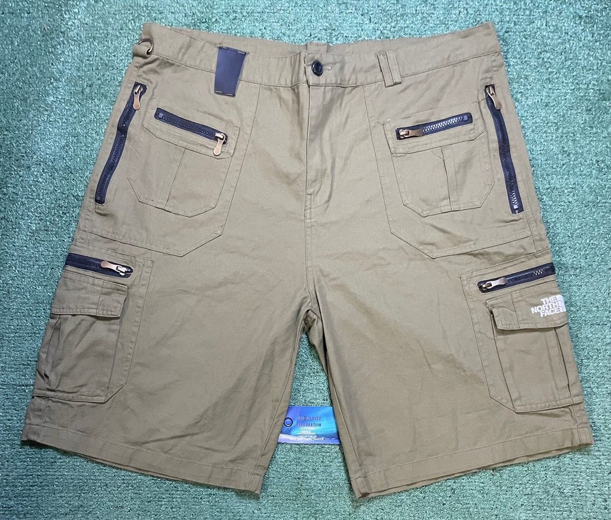 The North Face The North Face green olive shorts Size US 38 / EU 54 - 1 Thumbnail