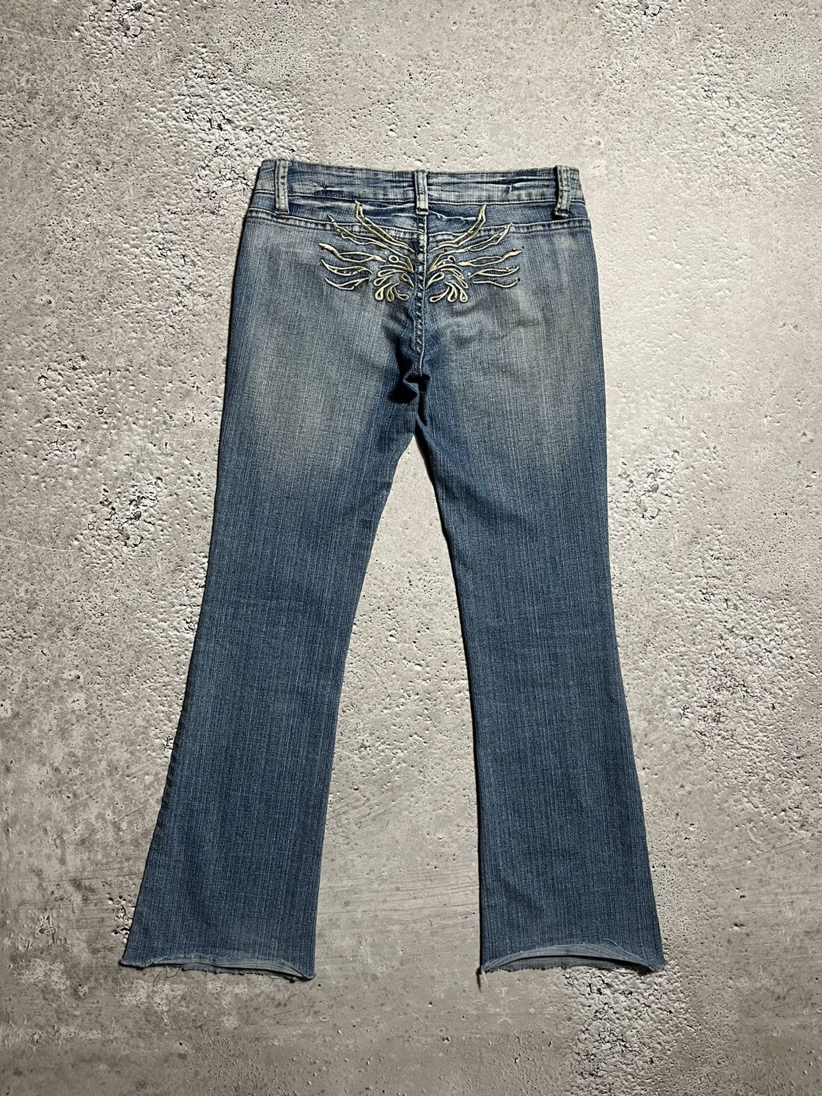Vintage Y2K Flared Jeans Pants with Rhinestone Embroidered Back Size 30" / US 8 / IT 44 - 1 Thumbnail