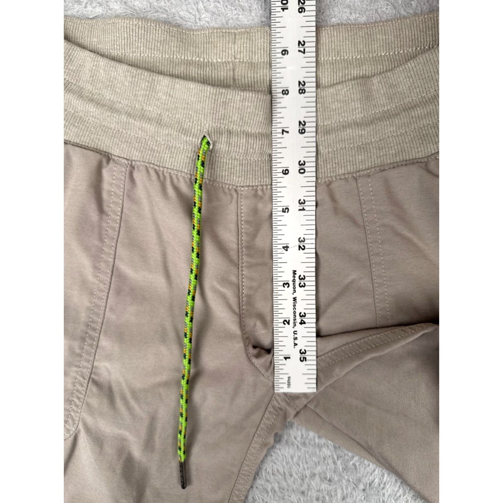 Vintage Columbia Women Beige Cargo Short M Elastic Waist Drawstring 32x6 Polyester Blend Pocket Logo Size 32" / US 10 / IT 46 - 7 Thumbnail