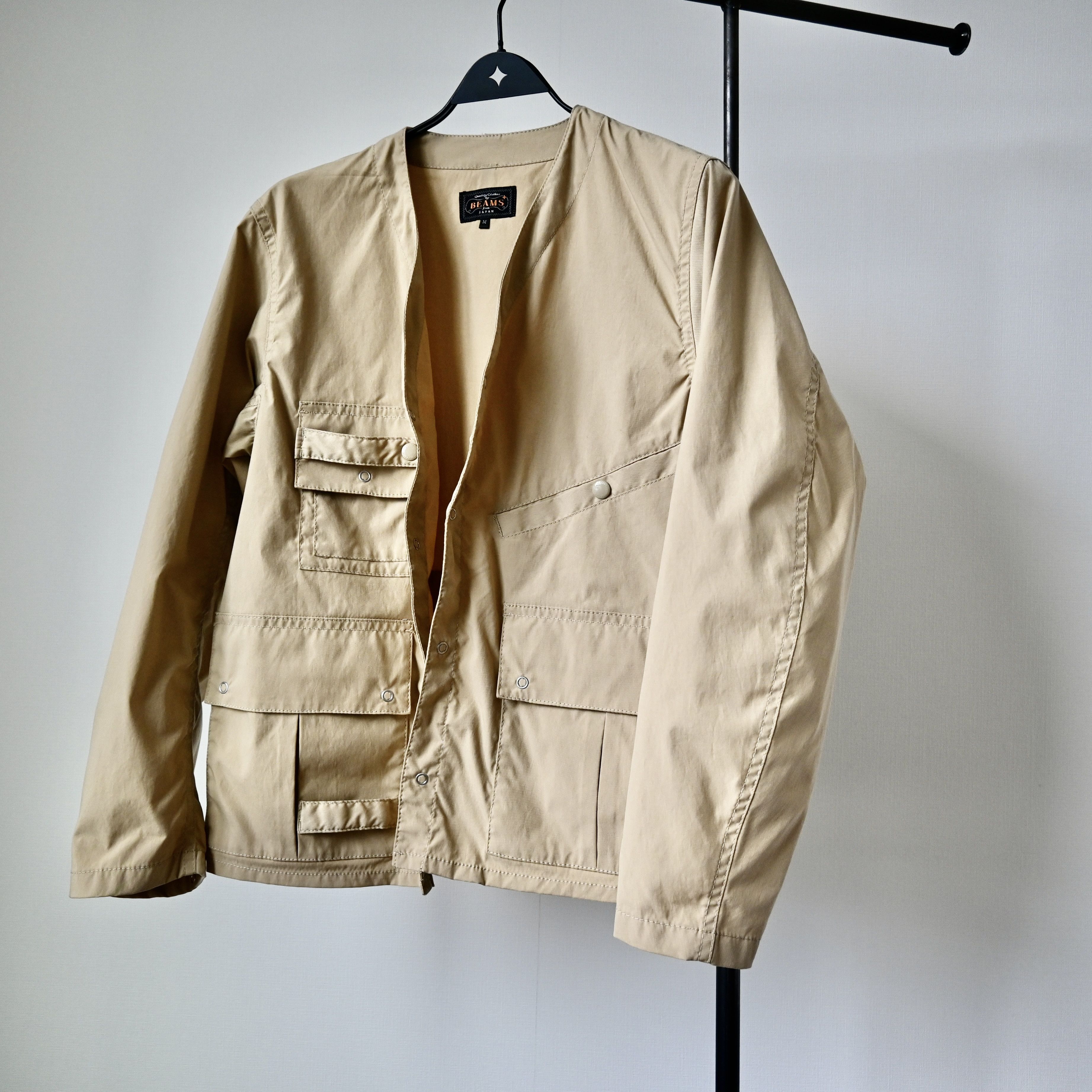 Beams Plus BEAMS PLUS x Komatsu Matere multi-pocket fishing jacket, tan Size US M / EU 48-50 / 2 - 21 Thumbnail