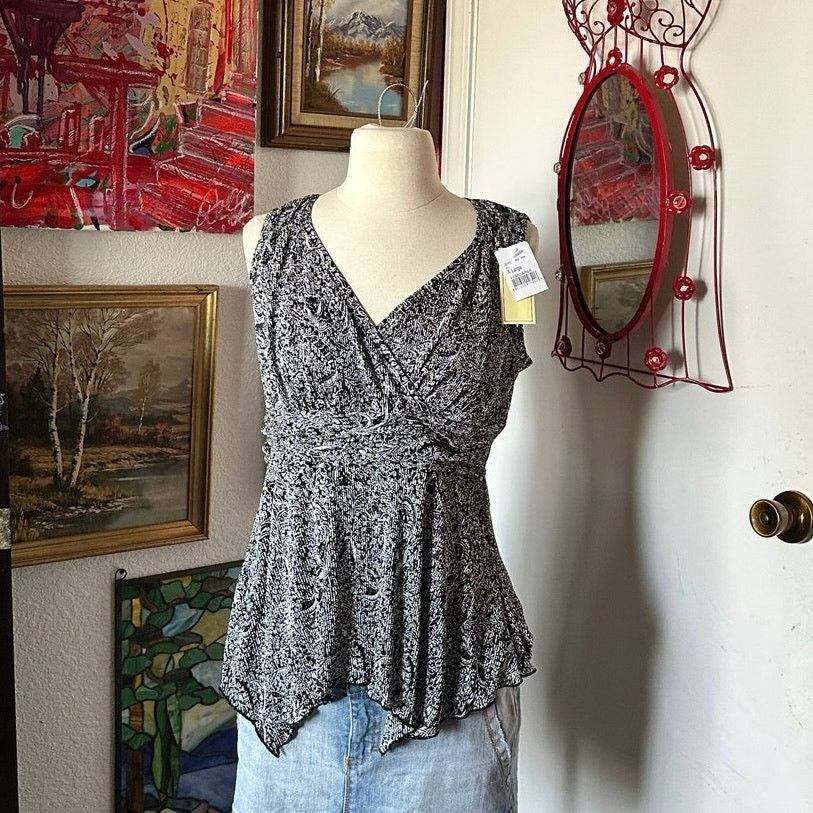 Other volume 1 floral black white babydoll tank top Size XL / US 12-14 / IT 48-50 - 1 Thumbnail