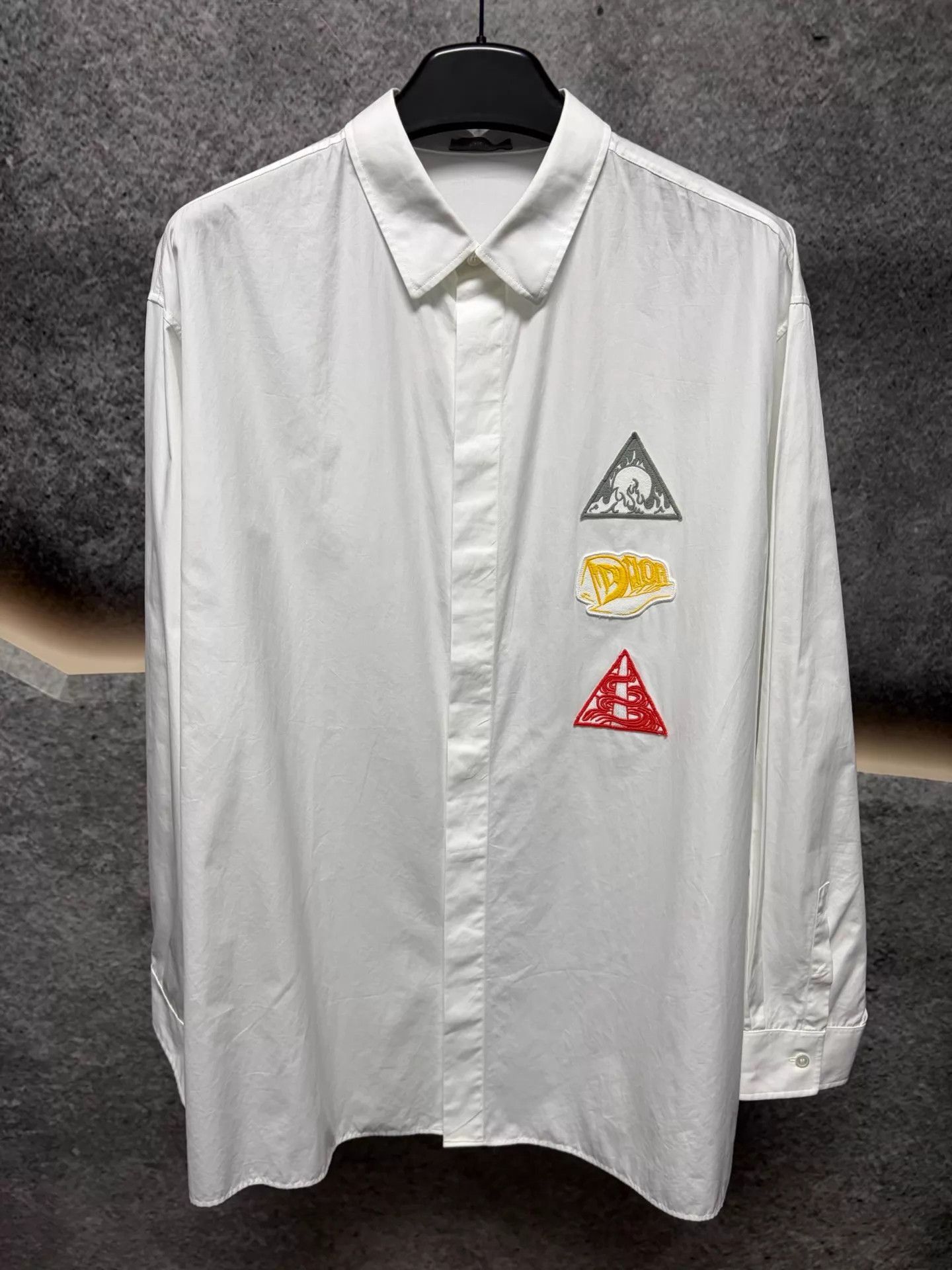 Dior White Button-Up Shirt with Embroidered Patches Size US M / EU 48-50 / 2 - 1 Thumbnail
