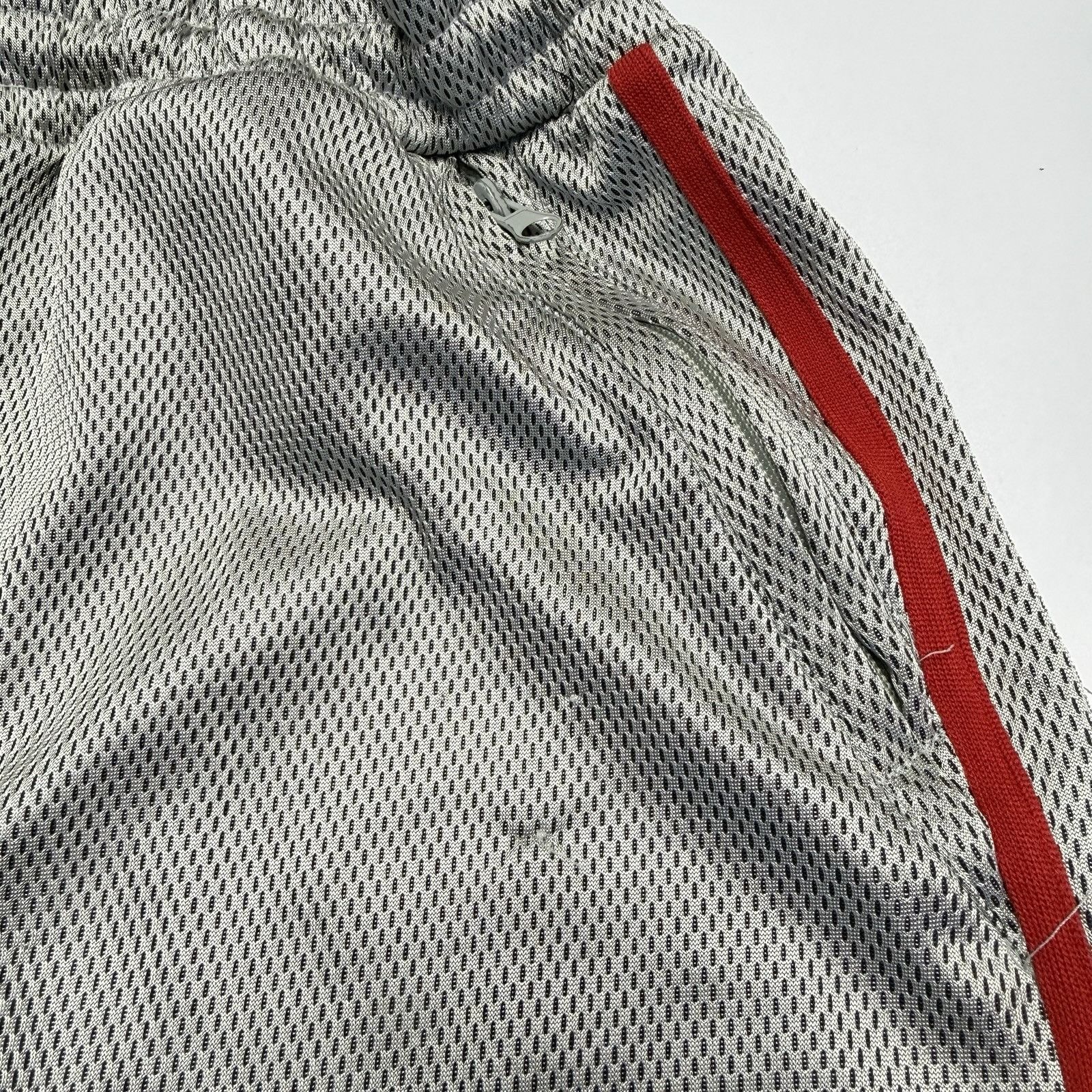 Outkast Vintage Outkast Gym Athletic Shorts Mens XL Silver Baggy Hip Size US 28 / EU 44 - 3 Thumbnail
