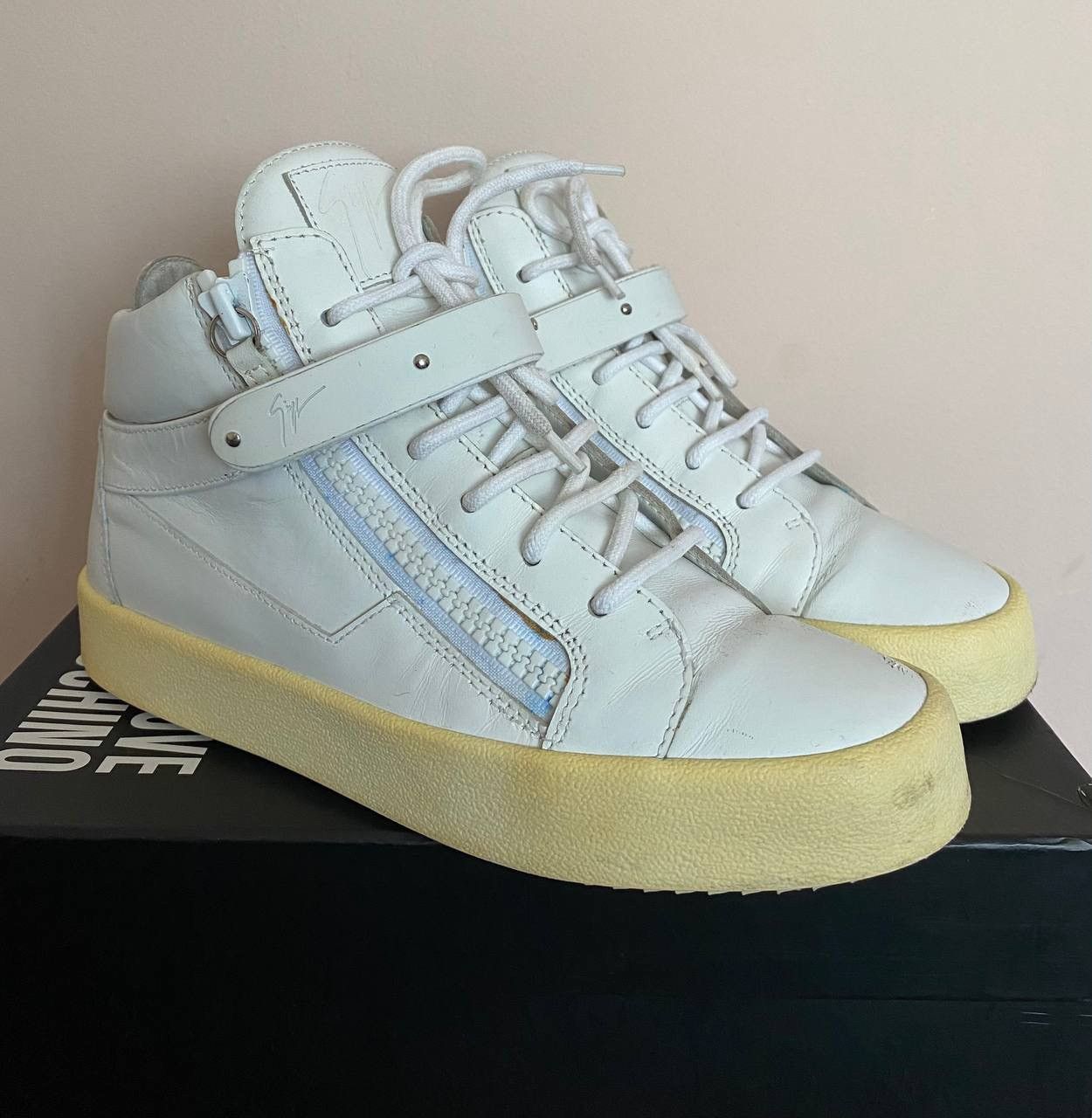 Giuseppe Zanotti Giuseppe Zanotti May London White Size 39 Size US 6 / EU 39 - 2 Thumbnail