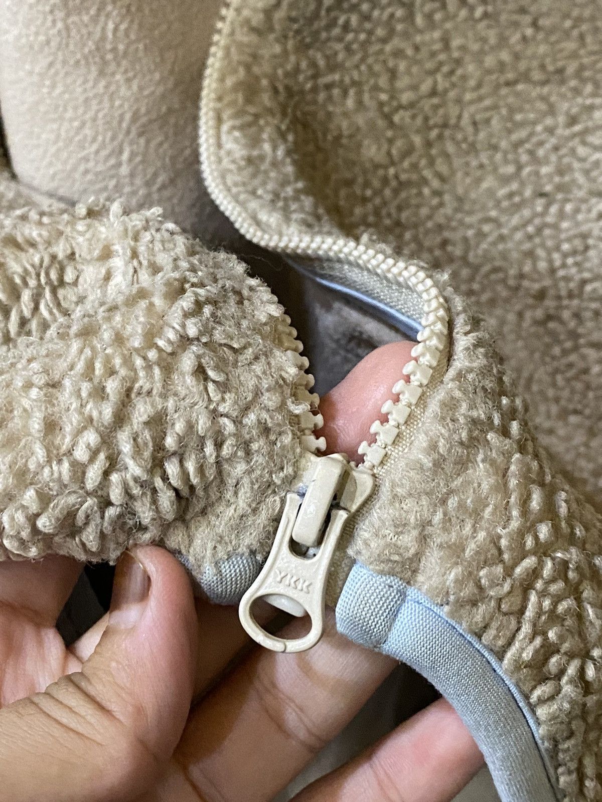 Uniqlo Uniqlo Jw anderson fleece Hoodie Size US L / EU 52-54 / 3 - 10 Thumbnail