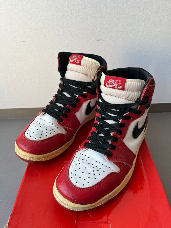 Jordan Brand Air Jordan 1 Retro Chicago 1994 Vintage Authentic Size US 8 / EU 41 - 2 Thumbnail