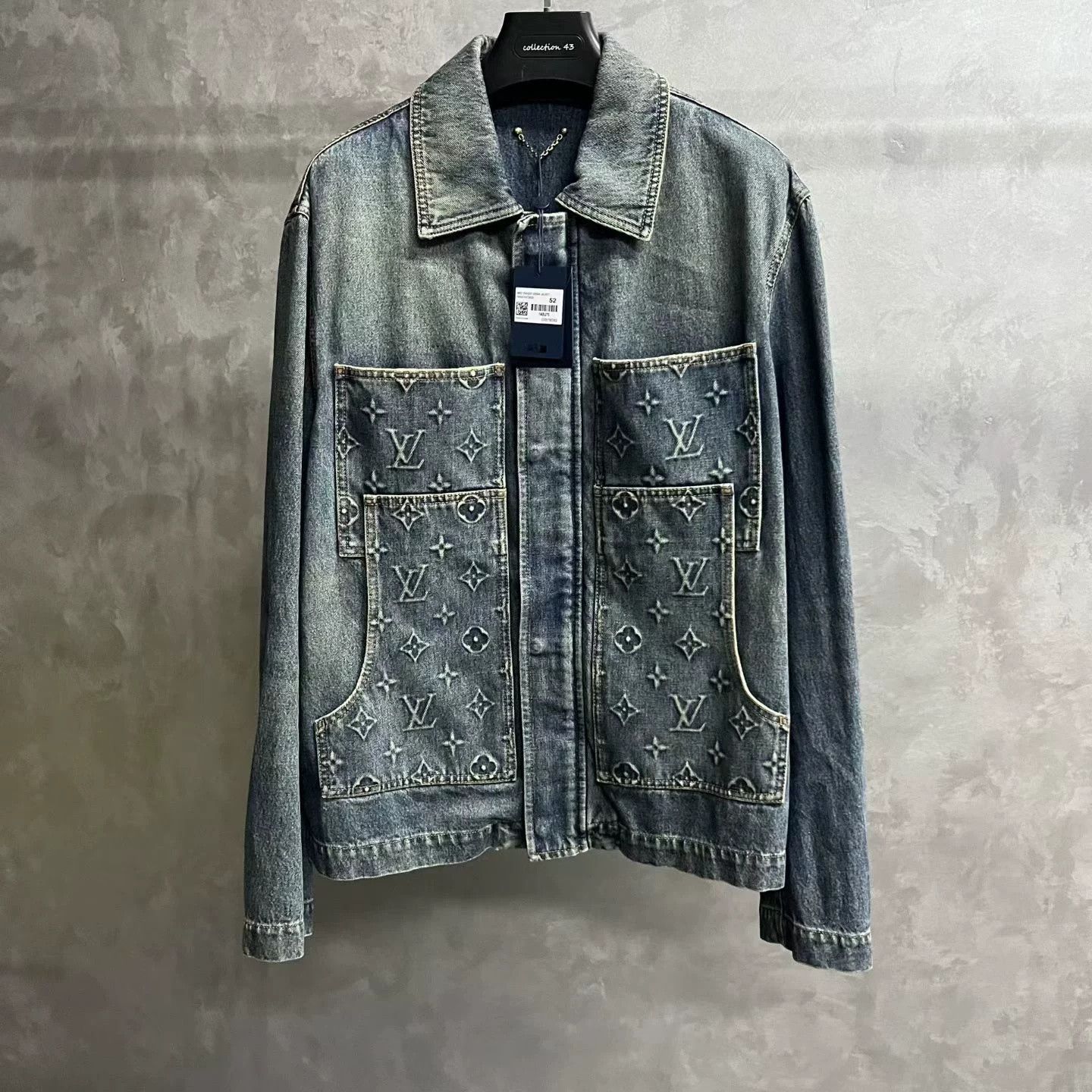 Louis Vuitton Louis Vuitton Navy Logo Embossed Denim Jacket Size US L / EU 52-54 / 3 - 1 Thumbnail