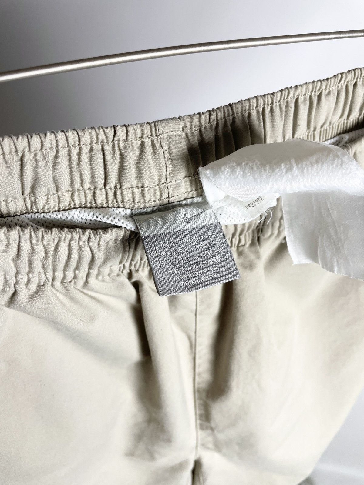 Nike VINTAGE 🍫 Nike Beige Classic logo retro Shorts Size US 30 / EU 46 - 5 Thumbnail