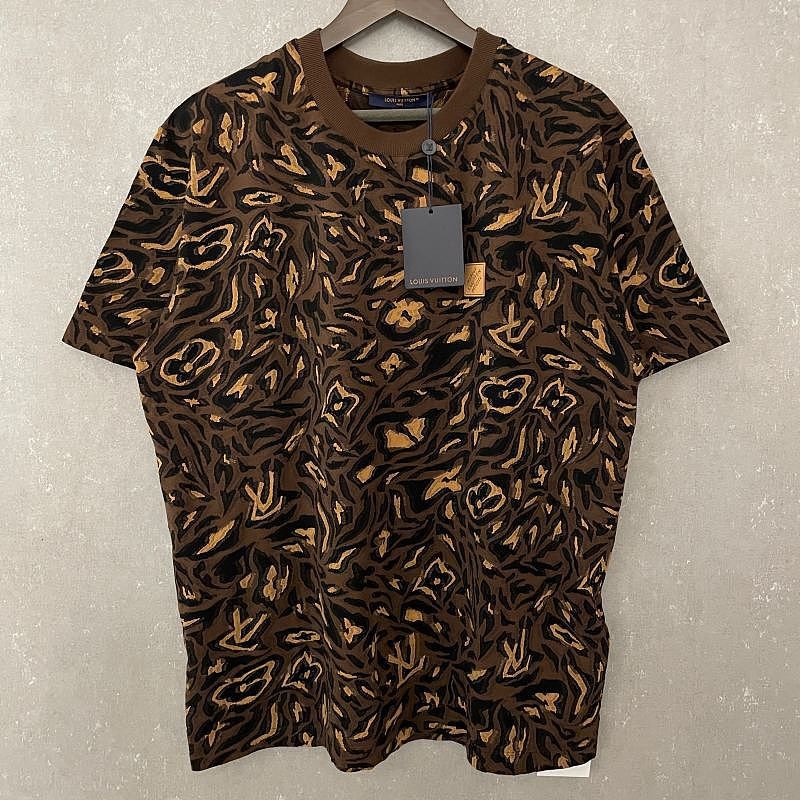 Louis Vuitton Louis Vuitton Monogram Graphic Short Sleeve T-Shirt Size XL Size US XL / EU 56 / 4 - 1 Thumbnail