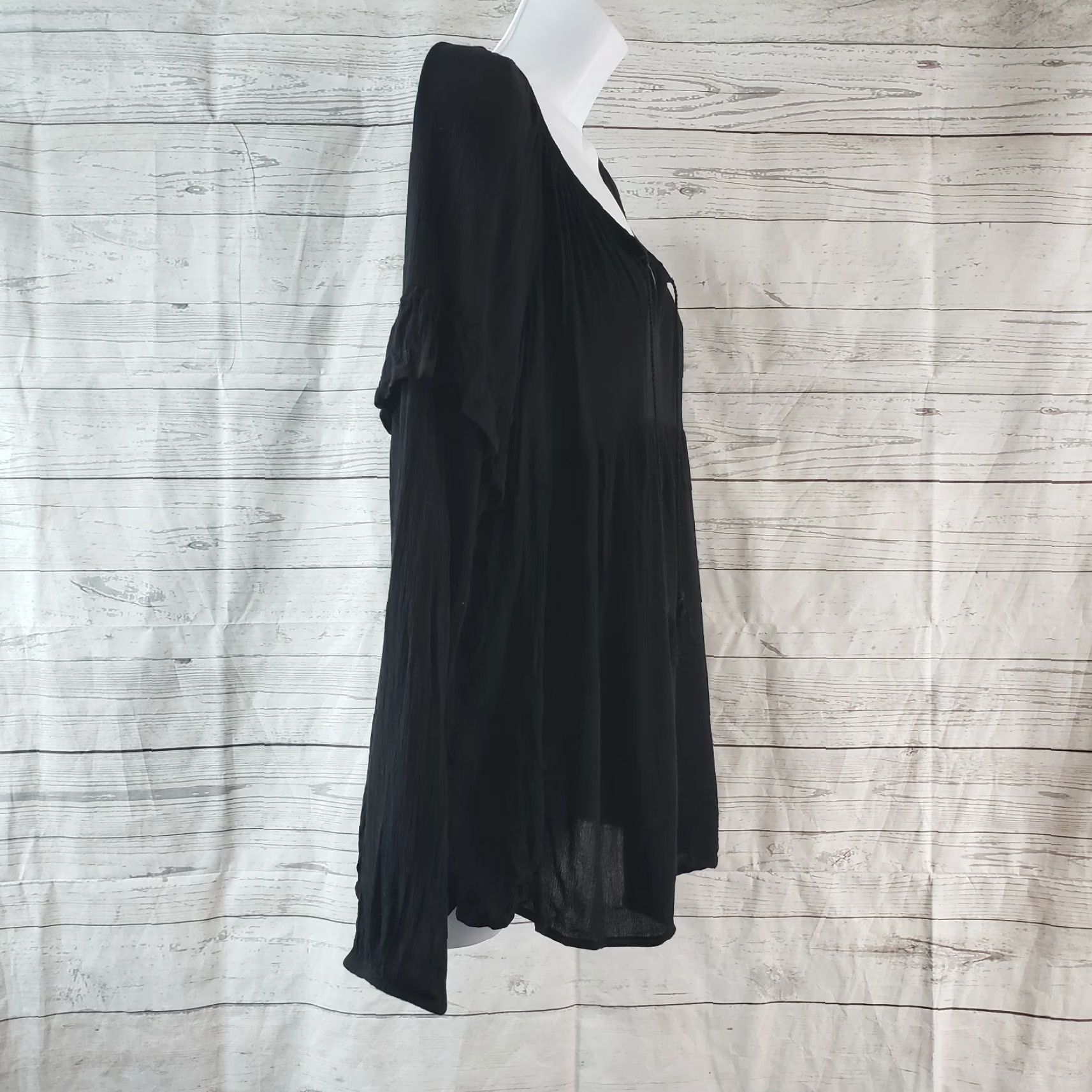 Old Navy Old Navy Womens Top Sz Medium Solid Black Long Sleeve Tassels Rayon Top Womens Medium Black Long Sleeve Tassels Rayon Size M / US 6-8 / IT 42-44 - 3 Thumbnail