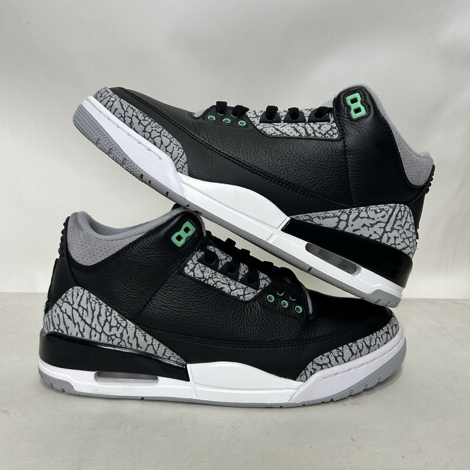 Jordan Brand Nike Air Jordan 3 Retro “Green Glow” Size US 9.5 / EU 42-43 - 1 Thumbnail