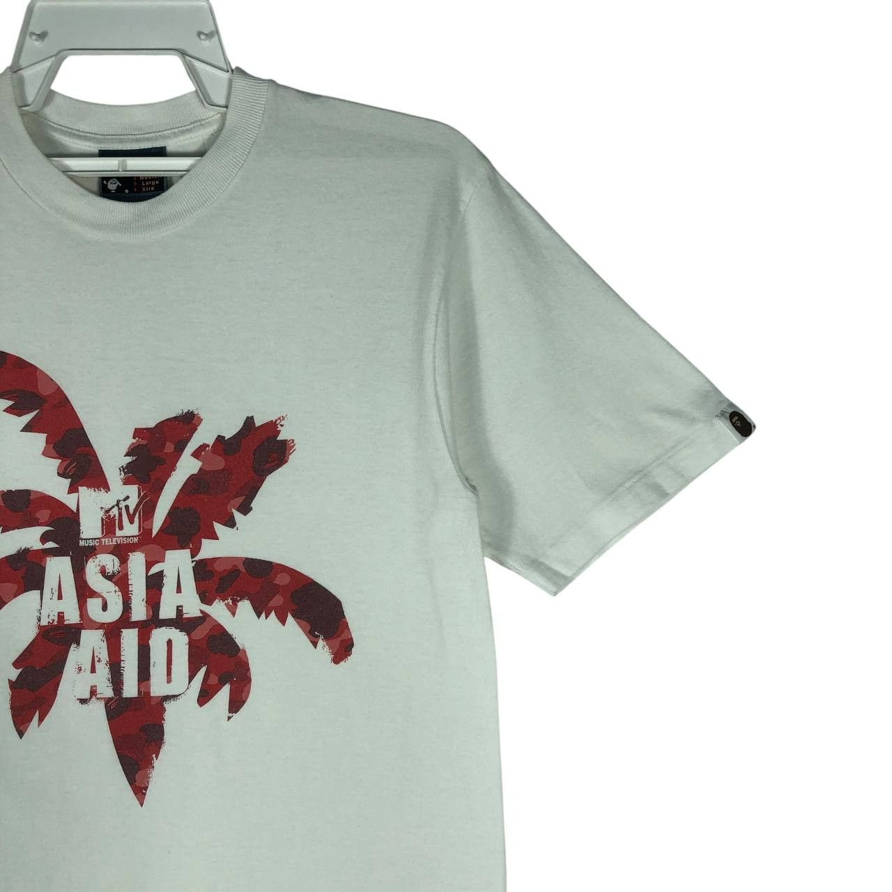 Bape Vintage A Bathing Ape Mtv Asia Aid T-Shirt Size US S / EU 44-46 / 1 - 4 Thumbnail