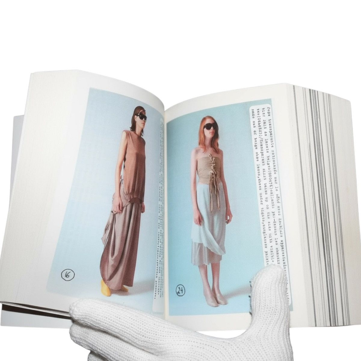 Maison Margiela Margiela 20th Anniversary Cream Magazine 2008 900-Page Book Size ONE SIZE - 12 Thumbnail