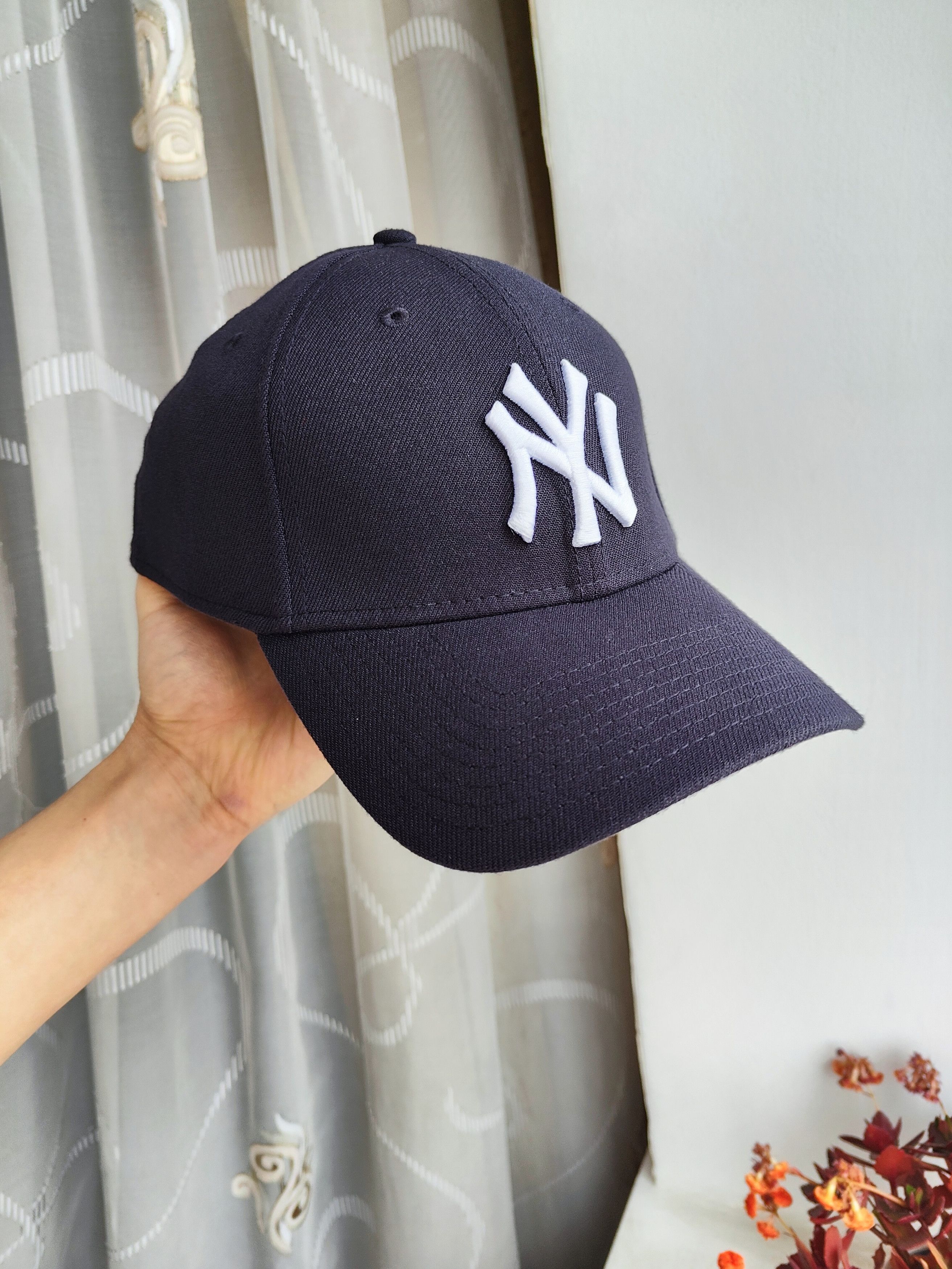New York Yankees New Era NY Yankees Cap Closed type with elastic band Size ONE SIZE - 3 Thumbnail