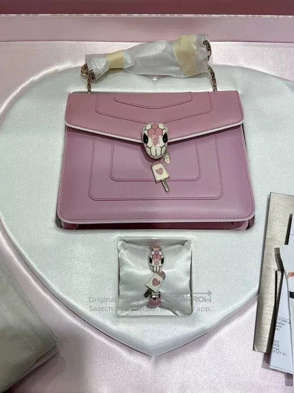 Bvlgari Bvlgari 2018 Valentine Limited Pink Accordion Bag. Size ONE SIZE - 2 Thumbnail