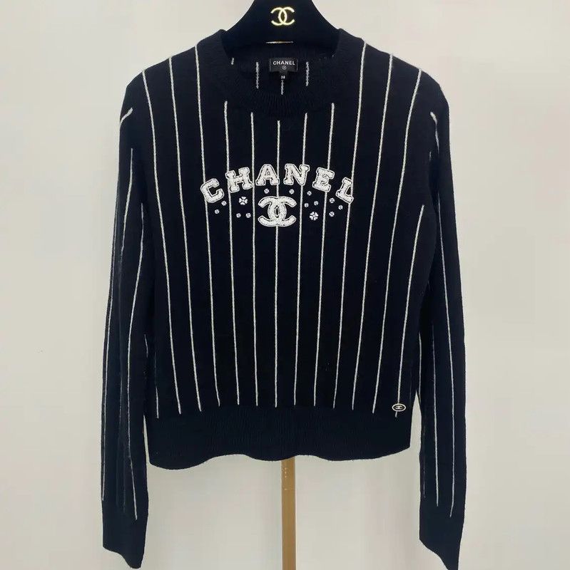 Chanel Chanel Logo Black Cashmere Sweater for Women 0089 Size M / US 6-8 / IT 42-44 - 1 Thumbnail