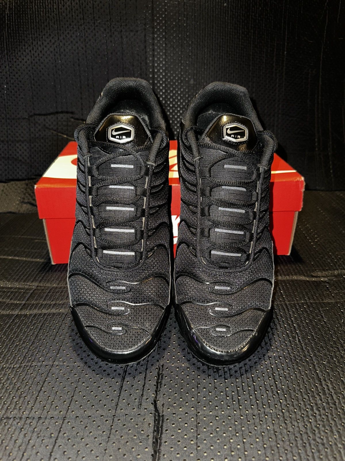 Nike Nike Air Max Plus Size US 10.5 / EU 43-44 - 2 Thumbnail