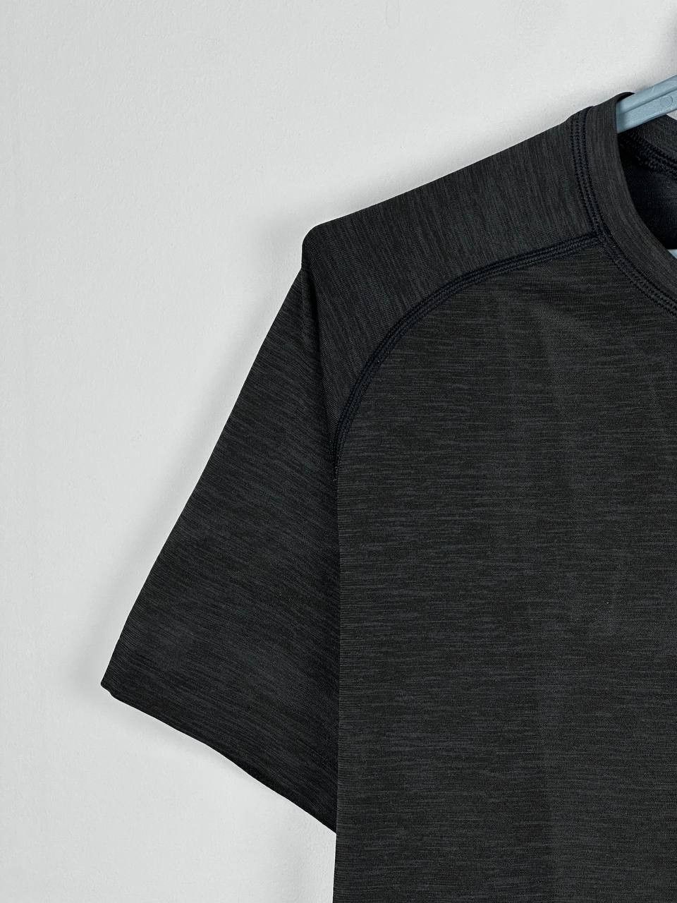 Lululemon Lululemon T-Shirt Mens L Stretch Your Head Vent Tech Size US L / EU 52-54 / 3 - 5 Thumbnail