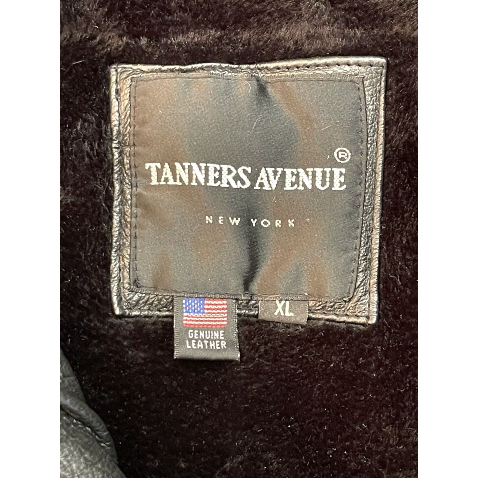 Vintage VINTAGE Tanner Avenue Leather Bomber Jacket - Men - XL - Black Fur-Lined Hooded Flight Coat - 90s USA Theme, Winter Warmth, Zip Closure Size US XL / EU 56 / 4 - 3 Thumbnail
