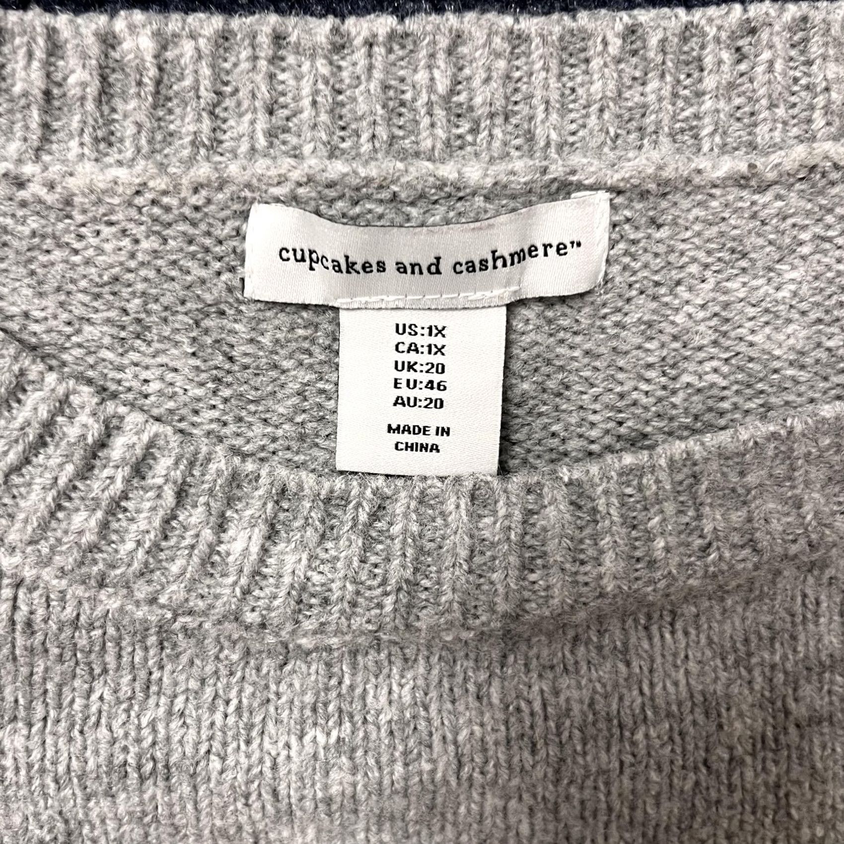 Vintage VINTAGE Cupcakes And Cashmere Sweater Womens 1X Gray Heart Sleeve Knit Pullover Plus Size XL / US 12-14 / IT 48-50 - 2 Thumbnail