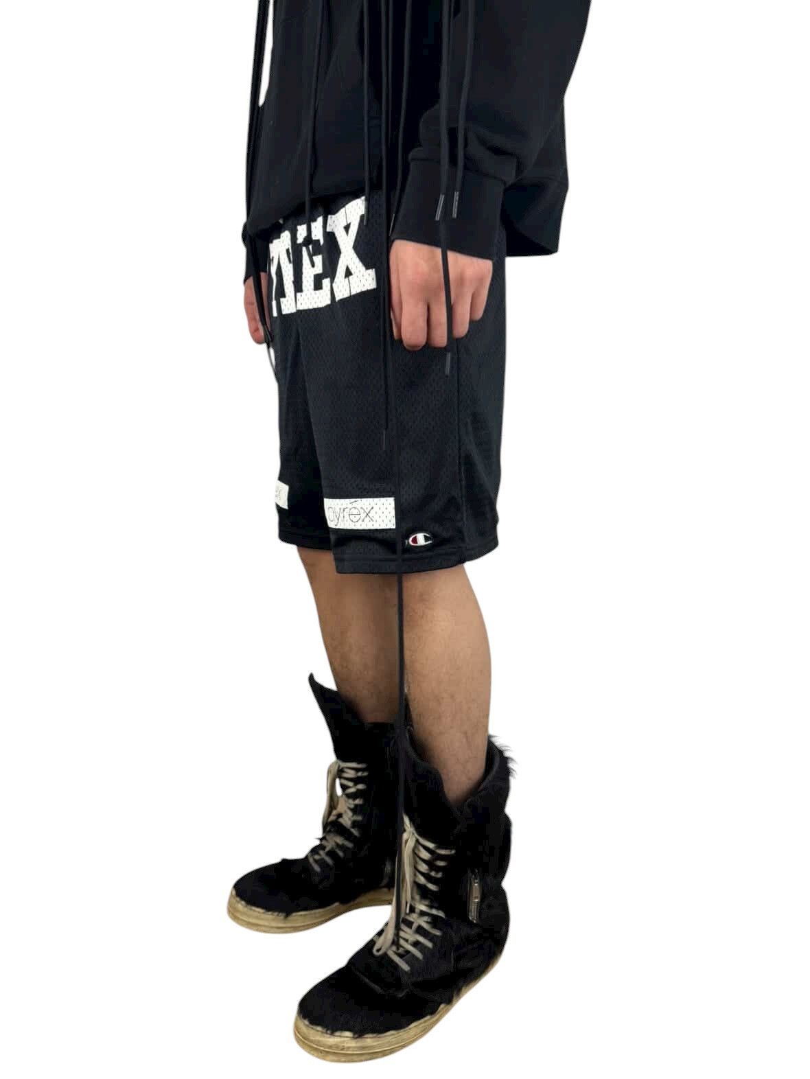 Pyrex Vision 🧨STEAL OG Pyrex Vision x Champion 2013SS Shorts Size Large Size US 32 / EU 48 - 2 Thumbnail