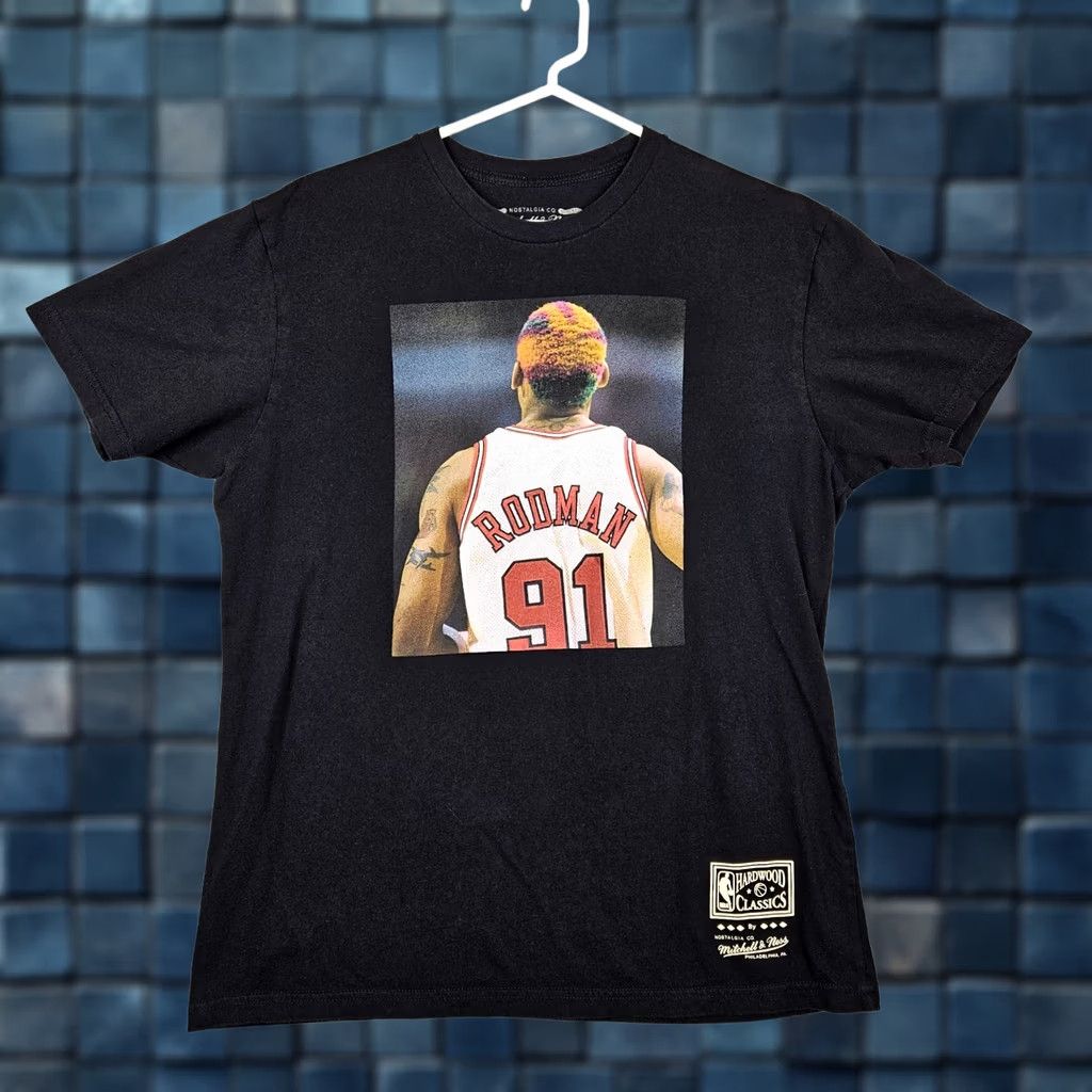 Mitchell & Ness Mitchell & Ness Dennis Rodman Black Tee Size L Men's Graphic #91 Chicago Bulls Shirt Ladies? Size US L / EU 52-54 / 3 - 1 Thumbnail