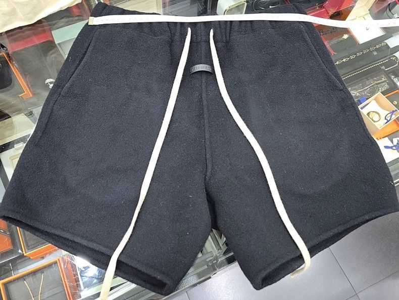 Fear of God Fear of God woolen black shorts Size US 30 / EU 46 - 1 Thumbnail