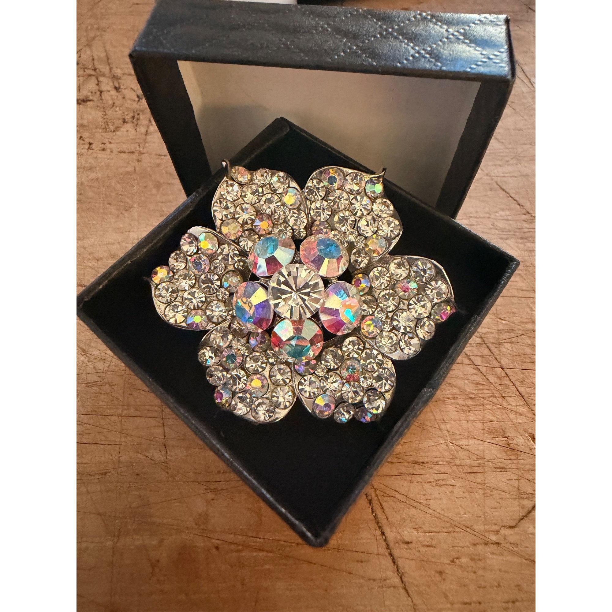 Other Sparkling Crystal Rhinestone Flower Brooch Statement Accesso Size ONE SIZE - 1 Thumbnail