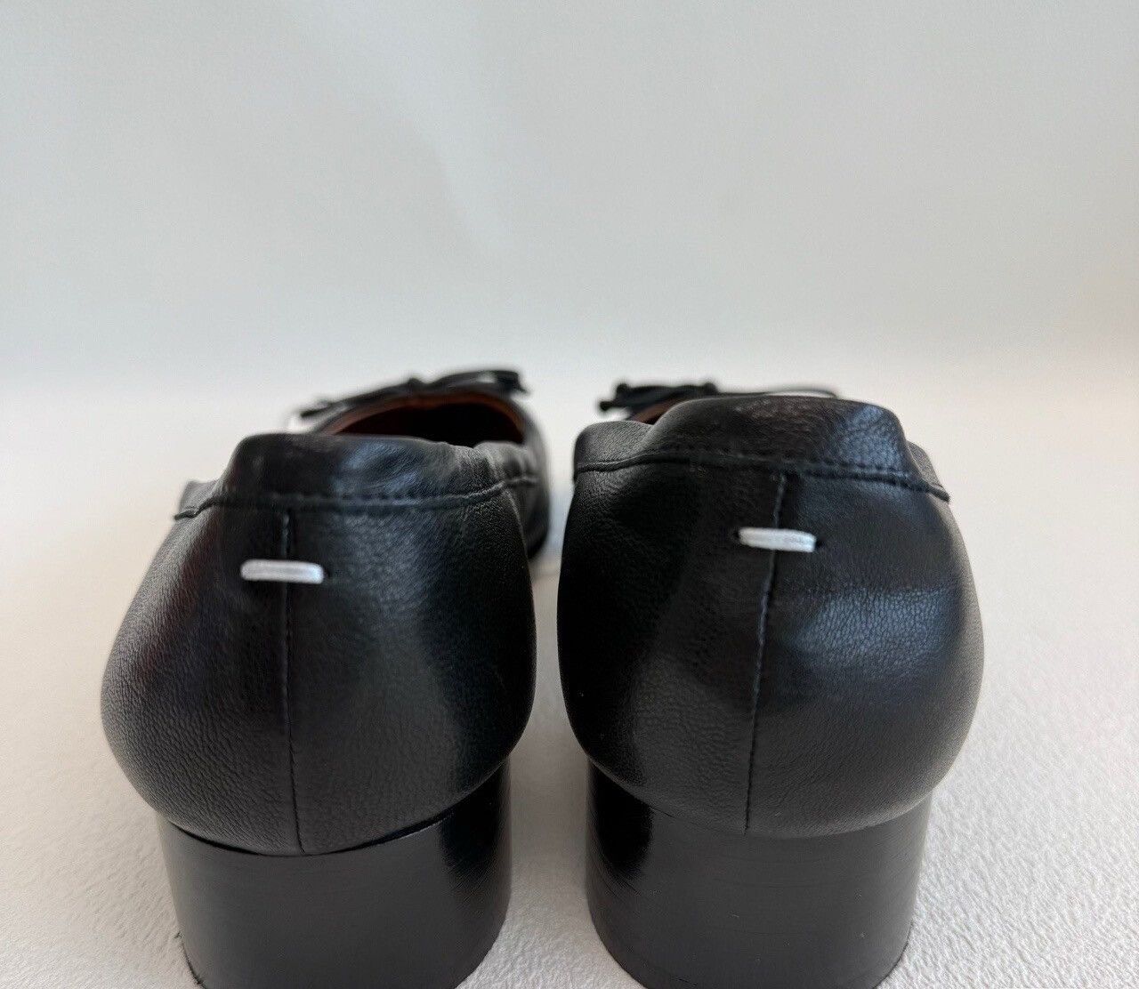Maison Margiela Maison Margiela Black Lowtop Sneakers 37Women Size US 7 / IT 37 - 2 Thumbnail