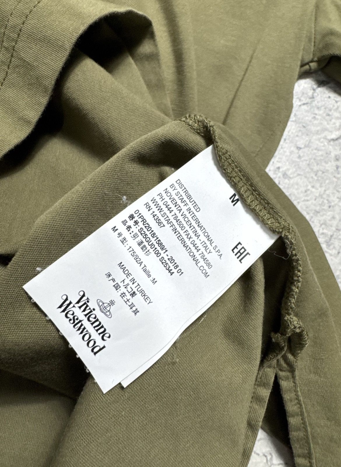Vivienne Westwood Vivienne Westwood Luxury T-Shirt Size M Size US M / EU 48-50 / 2 - 9 Thumbnail