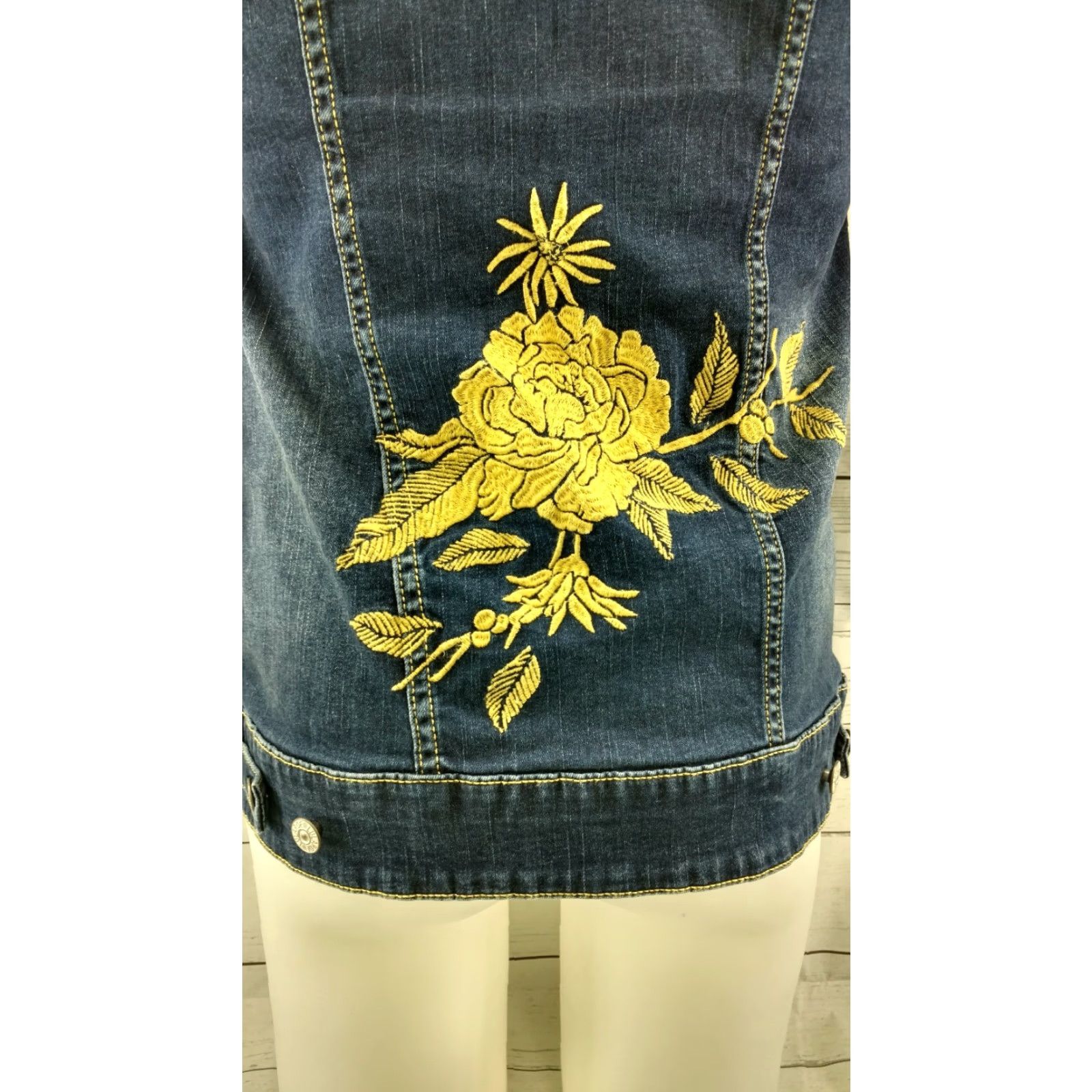 Vintage Lularoe SMALL Blue Denim Jean Jacket Embroidered Yellow Floral Denim Women Jacket XXS? Size 28" / US 6 / IT 42 - 6 Thumbnail