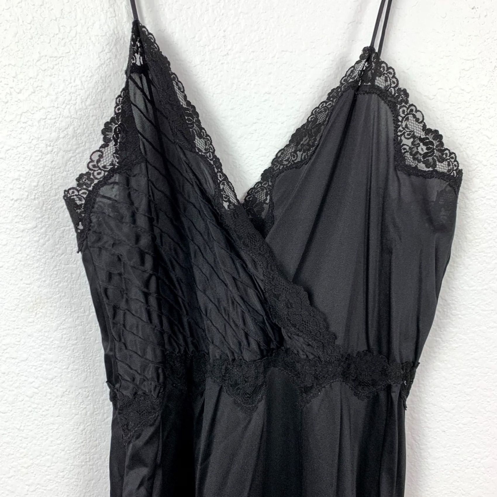 Vintage VINTAGE Jenelle of California Black Long Lace Nightgown Nylon Tricot Nightgown Lace 1970s Womens Size ONE SIZE - 2 Thumbnail