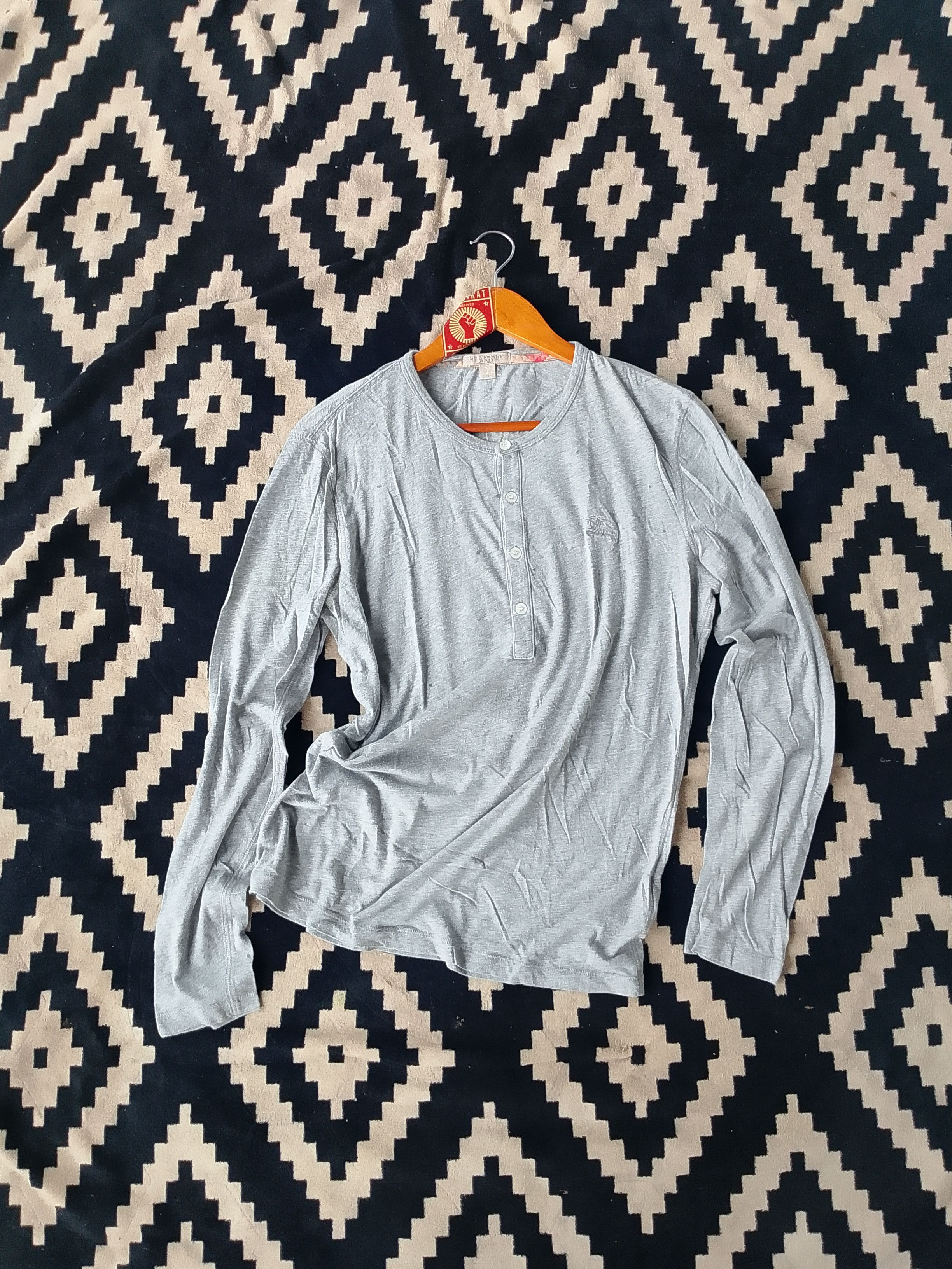 Burberry Burberry Grey Cotton Long Sleeve Henley Knight Embroidery Size US M / EU 48-50 / 2 - 1 Thumbnail